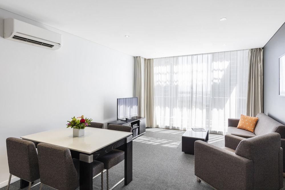 Meriton Serviced Apartments Aqua Street Gold Coast Esterno foto