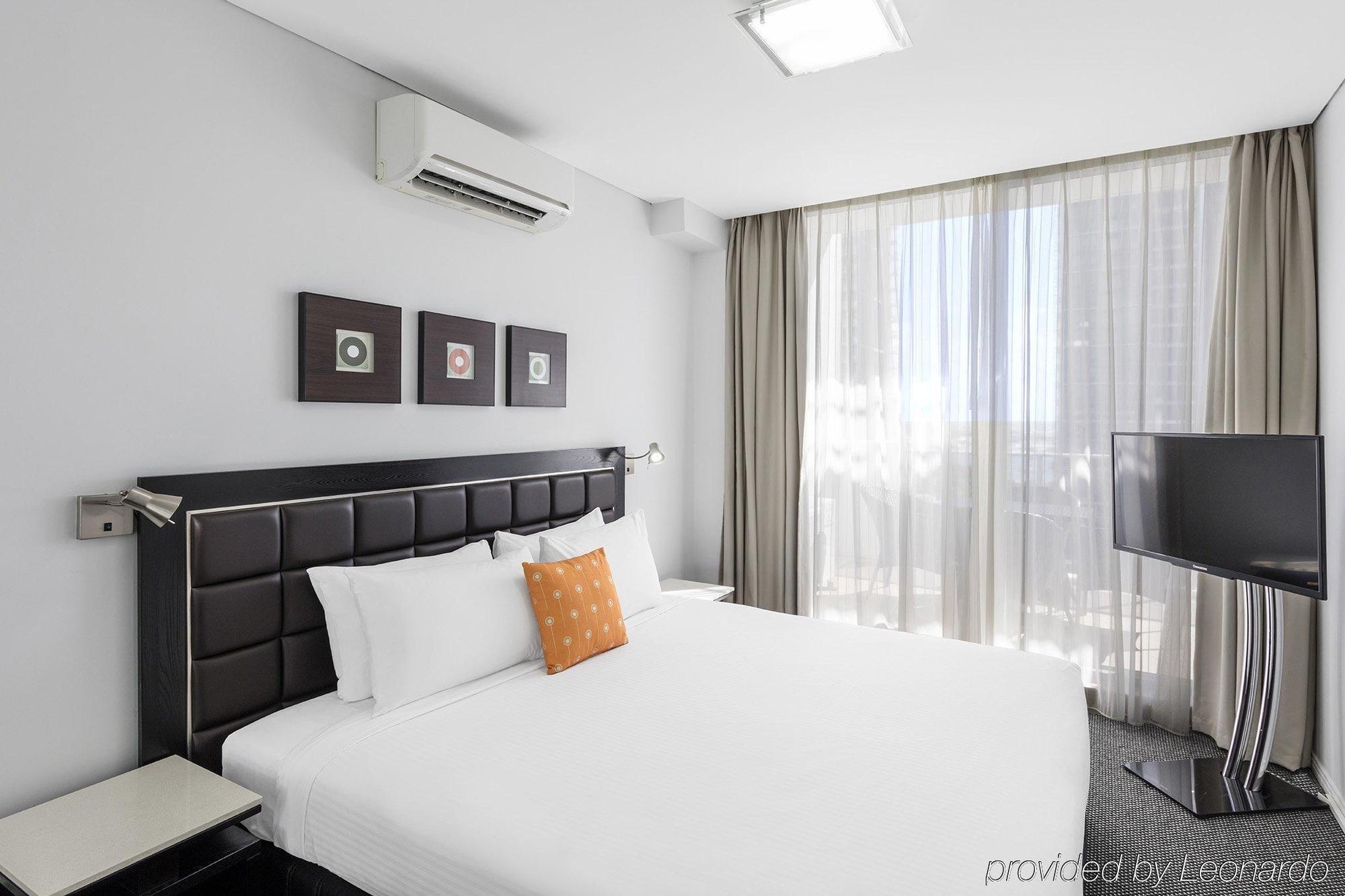 Meriton Serviced Apartments Aqua Street Gold Coast Esterno foto