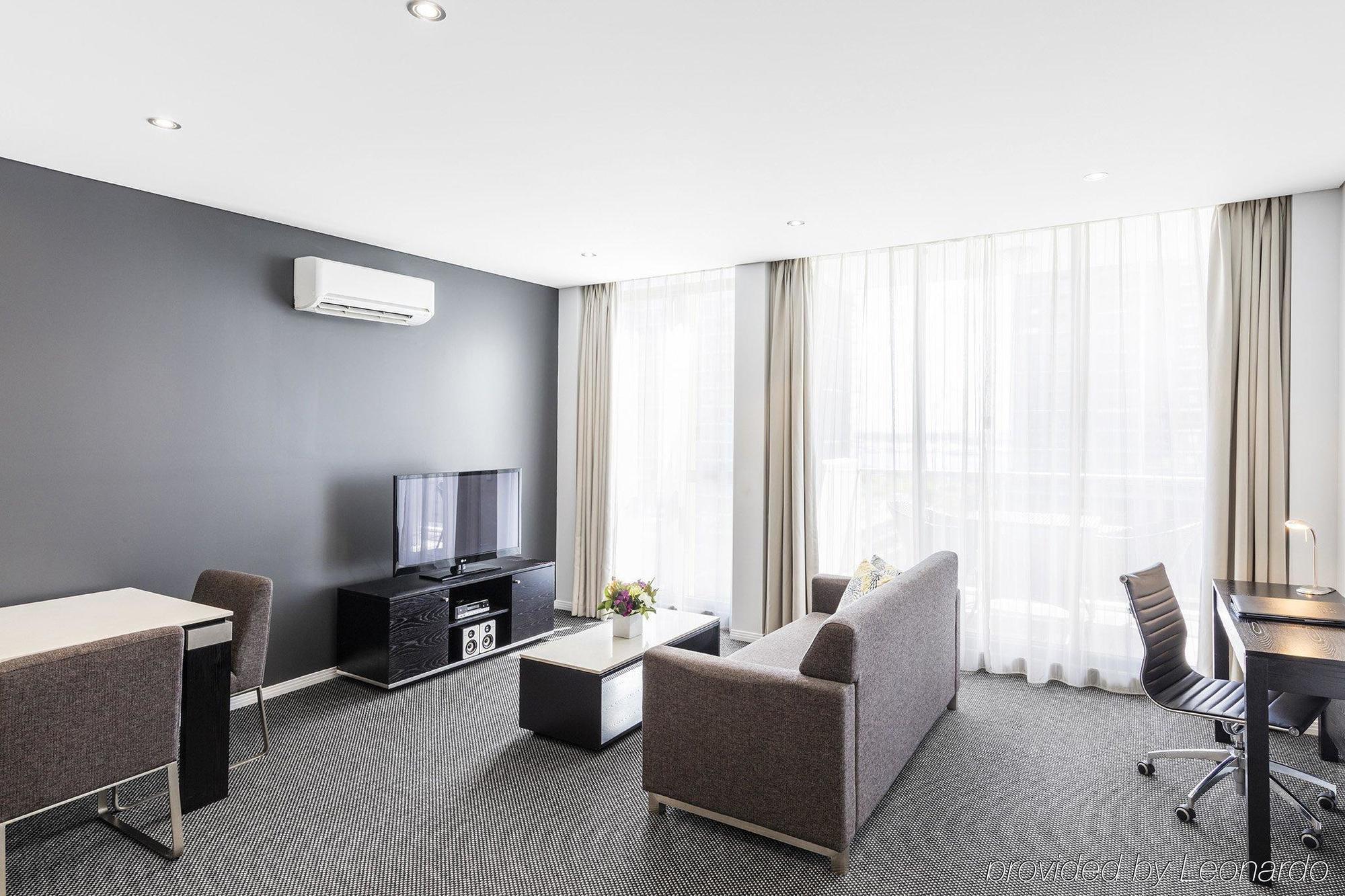 Meriton Serviced Apartments Aqua Street Gold Coast Esterno foto