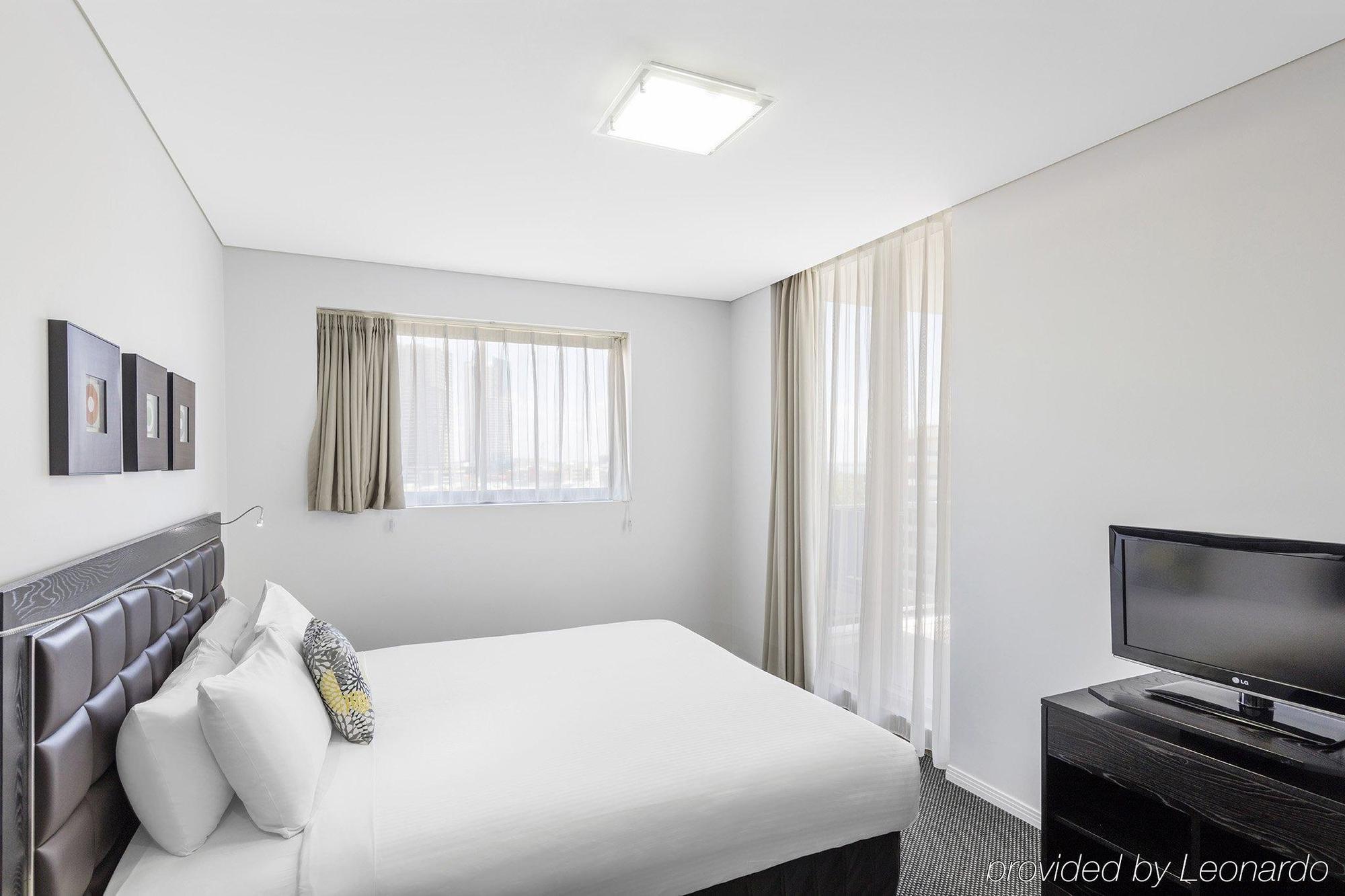 Meriton Serviced Apartments Aqua Street Gold Coast Esterno foto