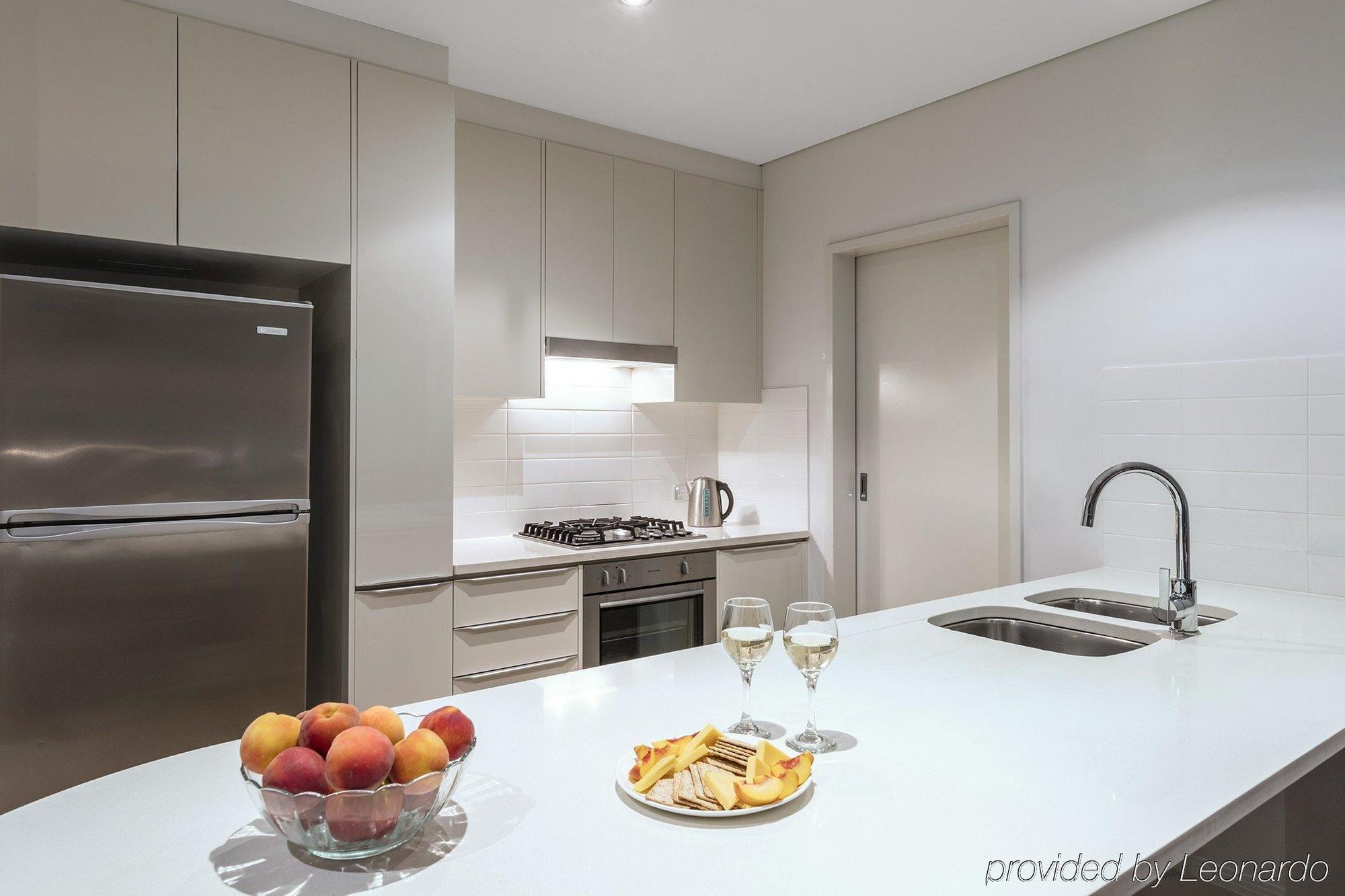 Meriton Serviced Apartments Aqua Street Gold Coast Esterno foto