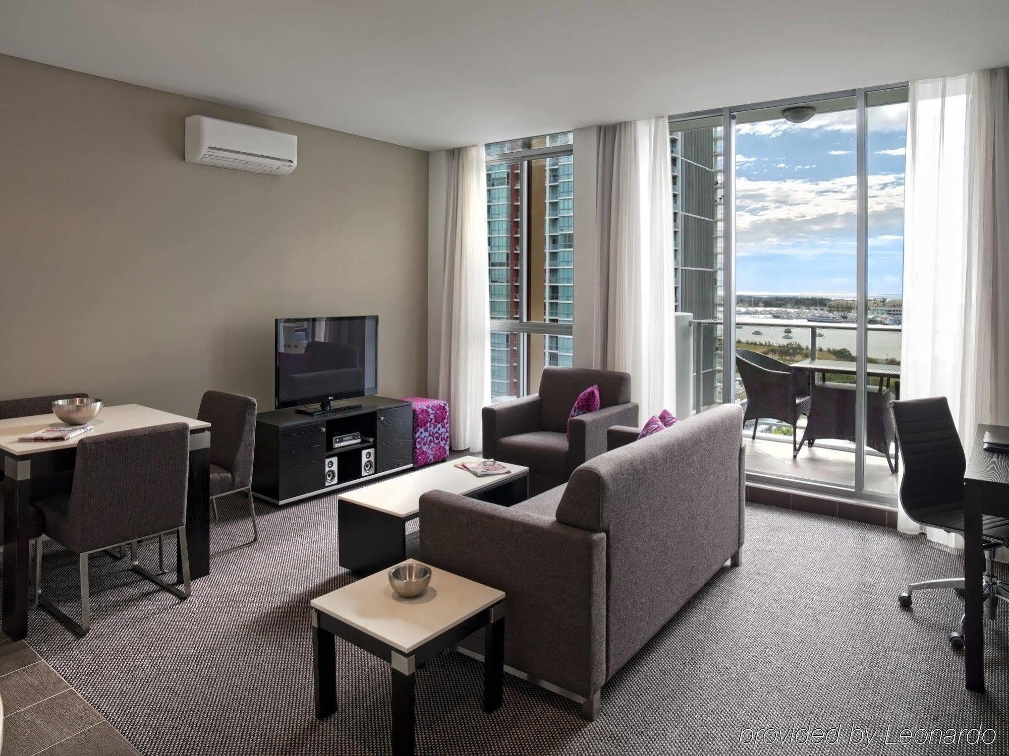 Meriton Serviced Apartments Aqua Street Gold Coast Esterno foto